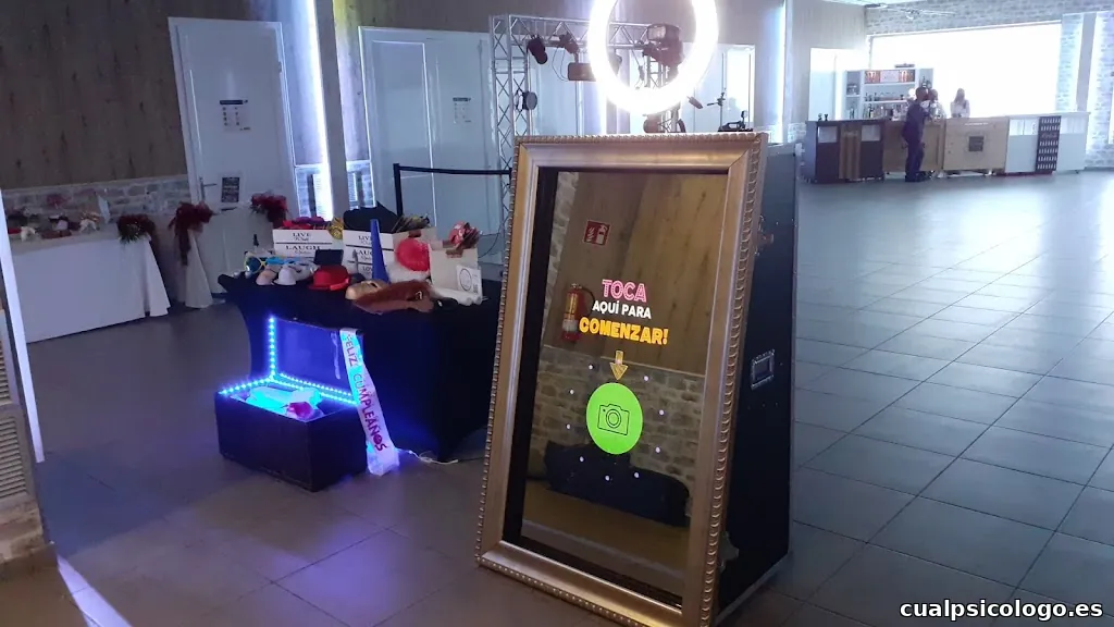 321 Fotomatón y Videomatón 360 Teruel para bodas y eventos